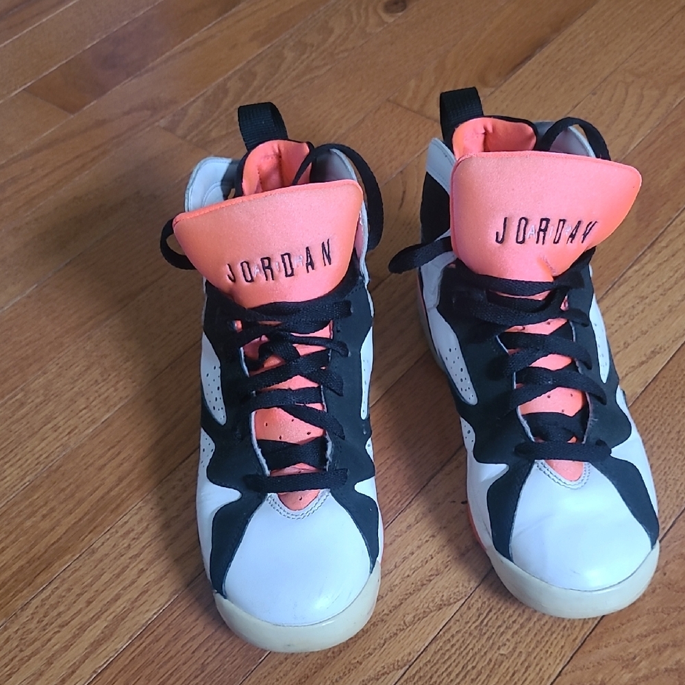 Jordan 7 Retro GG "Hot Lava" sneaker. kids